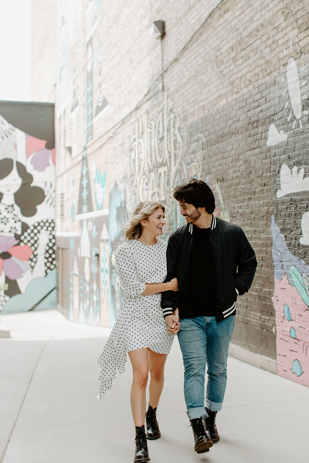 black cat alley milwaukee engagement photo locations